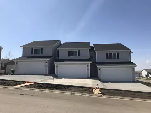 4525 Corvette St NW, Mandan, ND 58554 photo 1