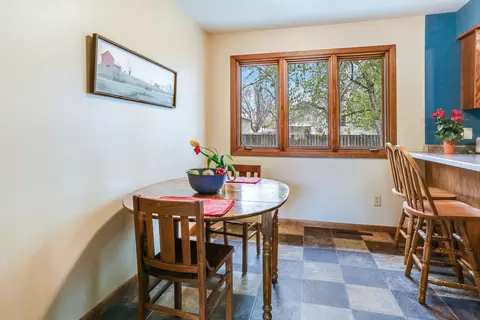 1616 Omaha Dr, Bismarck, ND 58504 photo 3
