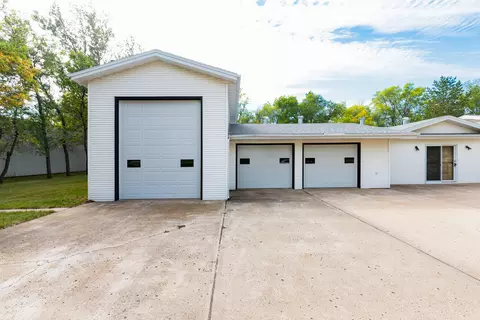 1811 Schaff Dr, Mandan, ND 58554 photo 23