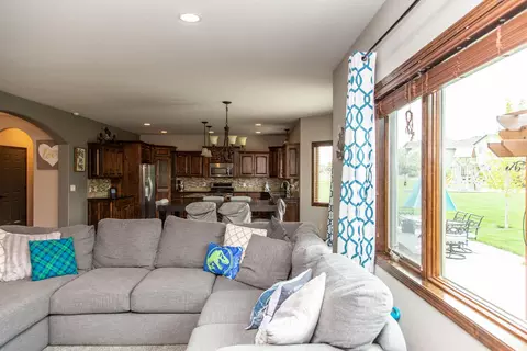 3300 Clairmont Rd, Bismarck, ND 58503 photo 12