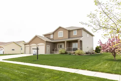 3300 Clairmont Rd, Bismarck, ND 58503 photo 2