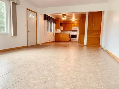 1907 Assumption Dr, Bismarck, ND 58501 photo 3