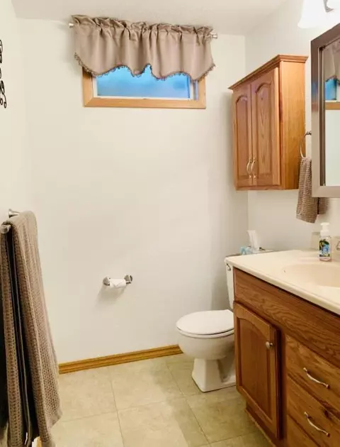 1907 Assumption Dr, Bismarck, ND 58501 photo 19