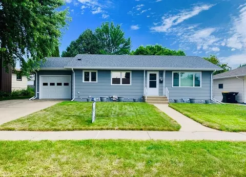 1907 Assumption Dr, Bismarck, ND 58501 photo 1
