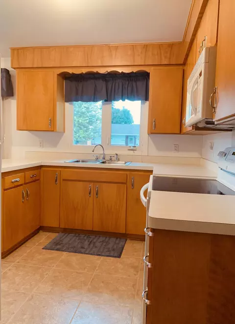 1907 Assumption Dr, Bismarck, ND 58501 photo 6