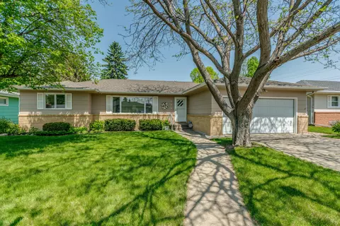 444 E Interstate Ave, Bismarck, ND 58503 photo 1