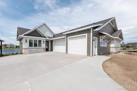 4002 Downing St, Bismarck, ND 58504 photo 1