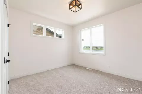 4002 Downing St, Bismarck, ND 58504 photo 32