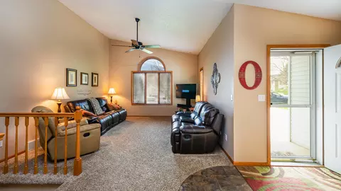 2543 Sharps Loop, Bismarck, ND 58503 photo 8