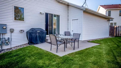 2543 Sharps Loop, Bismarck, ND 58503 photo 2