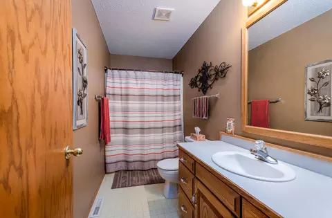 2543 Sharps Loop, Bismarck, ND 58503 photo 22