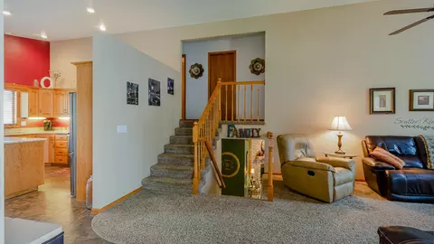 2543 Sharps Loop, Bismarck, ND 58503 photo 9