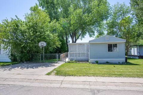 413 Dover Dr, Bismarck, ND 58504 photo 18