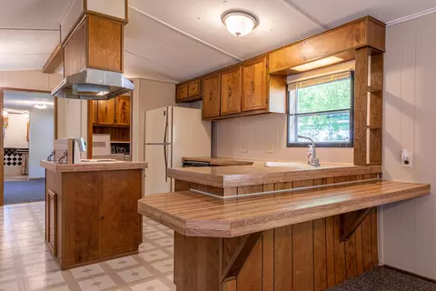 413 Dover Dr, Bismarck, ND 58504 photo 3