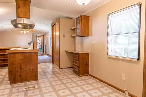 413 Dover Dr, Bismarck, ND 58504 photo 4