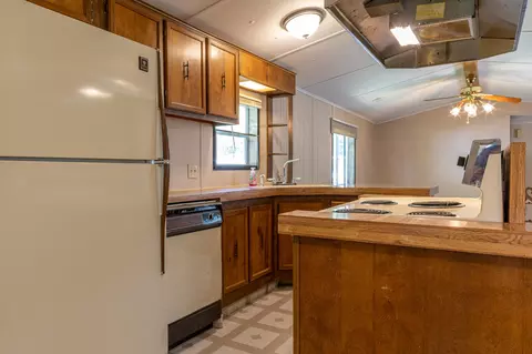 413 Dover Dr, Bismarck, ND 58504 photo 5