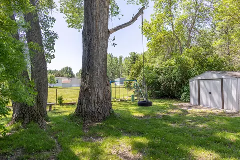 413 Dover Dr, Bismarck, ND 58504 photo 15