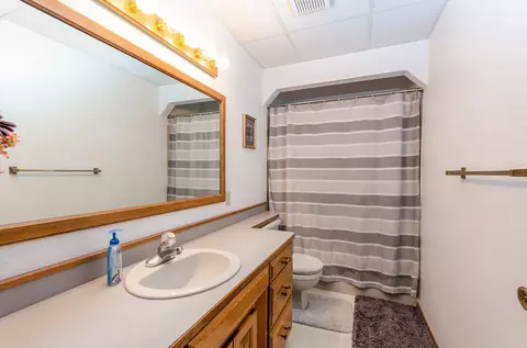 406 E Wachter Ave, Bismarck, ND 58504 photo 18
