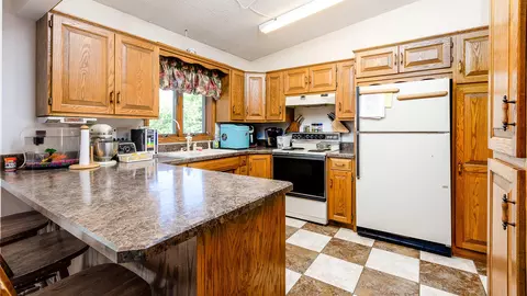 406 E Wachter Ave, Bismarck, ND 58504 photo 11