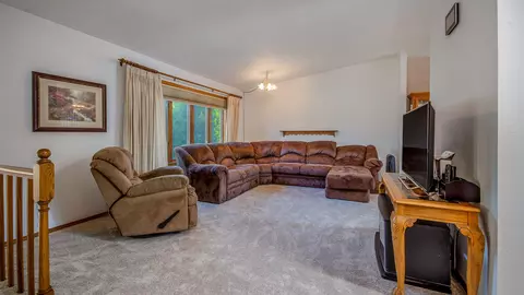 406 E Wachter Ave, Bismarck, ND 58504 photo 9