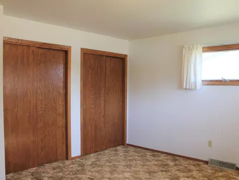 506 Kundert St, Turtle Lake, ND 58575 photo 25