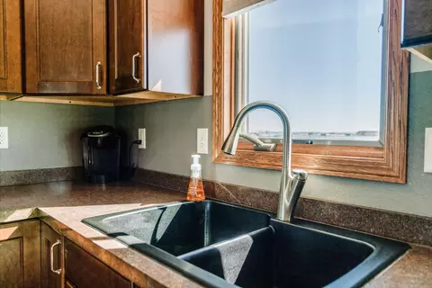 949 Yukon Dr, Bismarck, ND 58503 photo 8