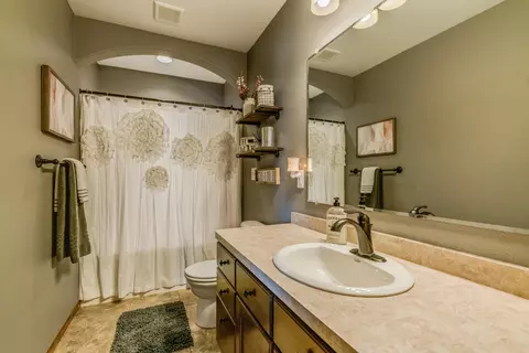 949 Yukon Dr, Bismarck, ND 58503 photo 15