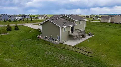 7030 Derek Dr, Bismarck, ND 58504 photo 44