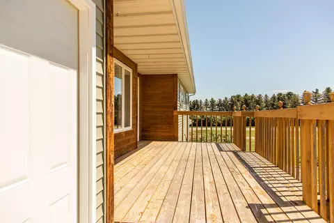 9520 Plainview Dr, Bismarck, ND 58503 photo 4