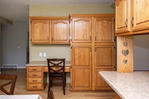 9520 Plainview Dr, Bismarck, ND 58503 photo 11