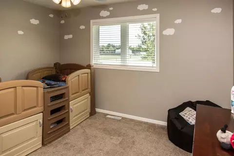 9520 Plainview Dr, Bismarck, ND 58503 photo 20