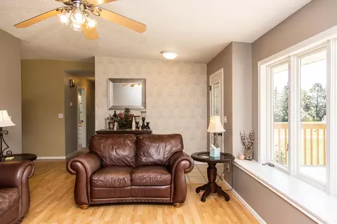 9520 Plainview Dr, Bismarck, ND 58503 photo 7