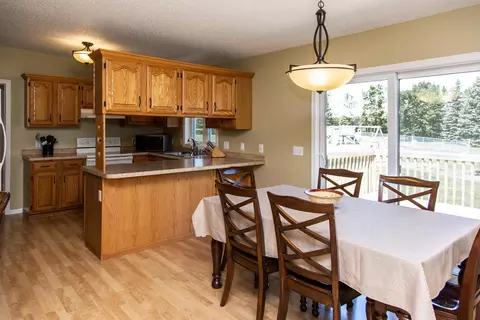 9520 Plainview Dr, Bismarck, ND 58503 photo 8