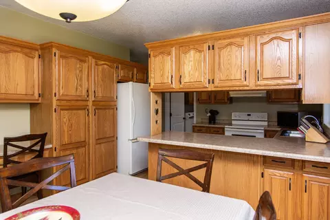 9520 Plainview Dr, Bismarck, ND 58503 photo 9