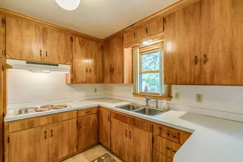 1614 Laforest Ave, Bismarck, ND 58501 photo 4