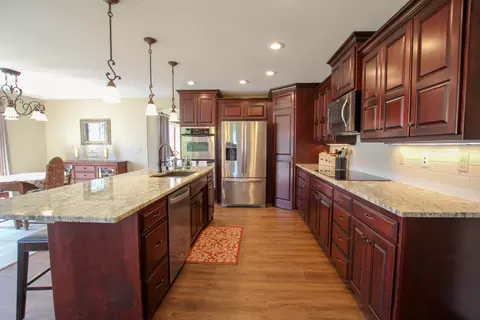 1321 Eagles View Pl, Bismarck, ND 58503 photo 3