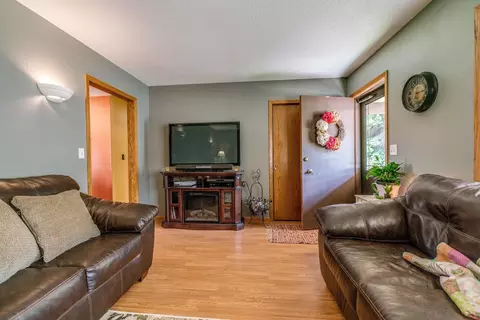 622 Meadow Ln, Bismarck, ND 58504 photo 4
