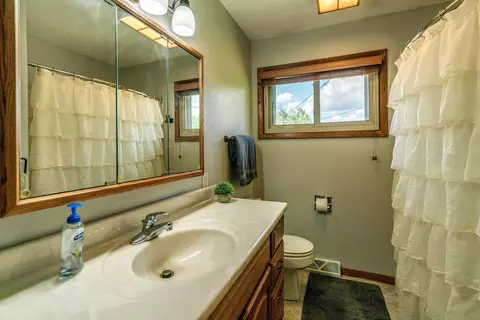 622 Meadow Ln, Bismarck, ND 58504 photo 13