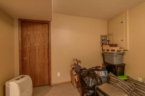 622 Meadow Ln, Bismarck, ND 58504 photo 25