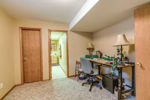 622 Meadow Ln, Bismarck, ND 58504 photo 20