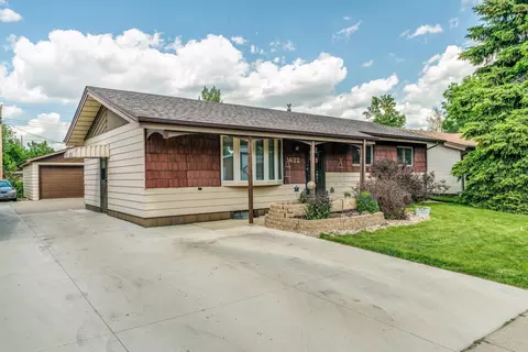 622 Meadow Ln, Bismarck, ND 58504 photo 1