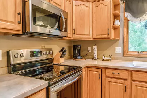 3326 Devon Pl, Bismarck, ND 58504 photo 6