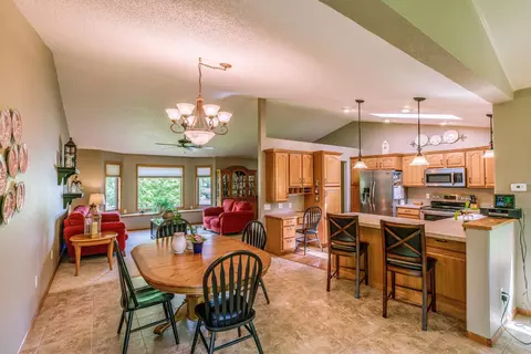 3326 Devon Pl, Bismarck, ND 58504 photo 9