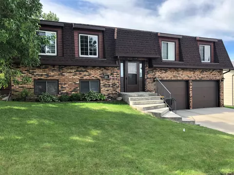 1009 Capitol Ave E, Bismarck, ND 58501 photo 1