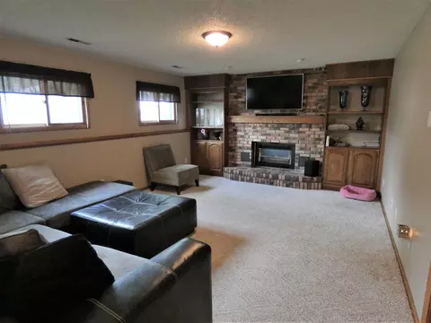 1009 Capitol Ave E, Bismarck, ND 58501 photo 9