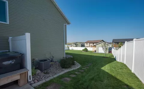 1801 Spring Ct SW, Mandan, ND 58554 photo 11