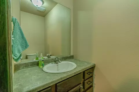 3225 Tyndale Cir, Bismarck, ND 58503 photo 14
