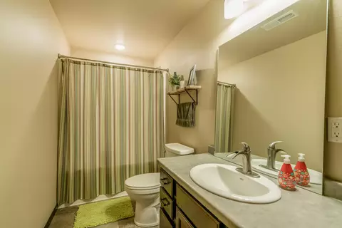 3225 Tyndale Cir, Bismarck, ND 58503 photo 34