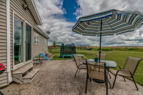 3225 Tyndale Cir, Bismarck, ND 58503 photo 40
