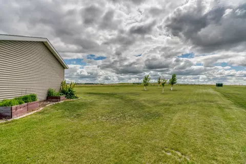 3225 Tyndale Cir, Bismarck, ND 58503 photo 45